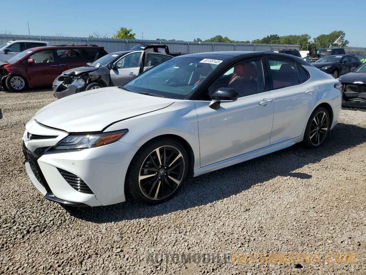 4T1B61HK8JU143738 TOYOTA CAMRY 2018