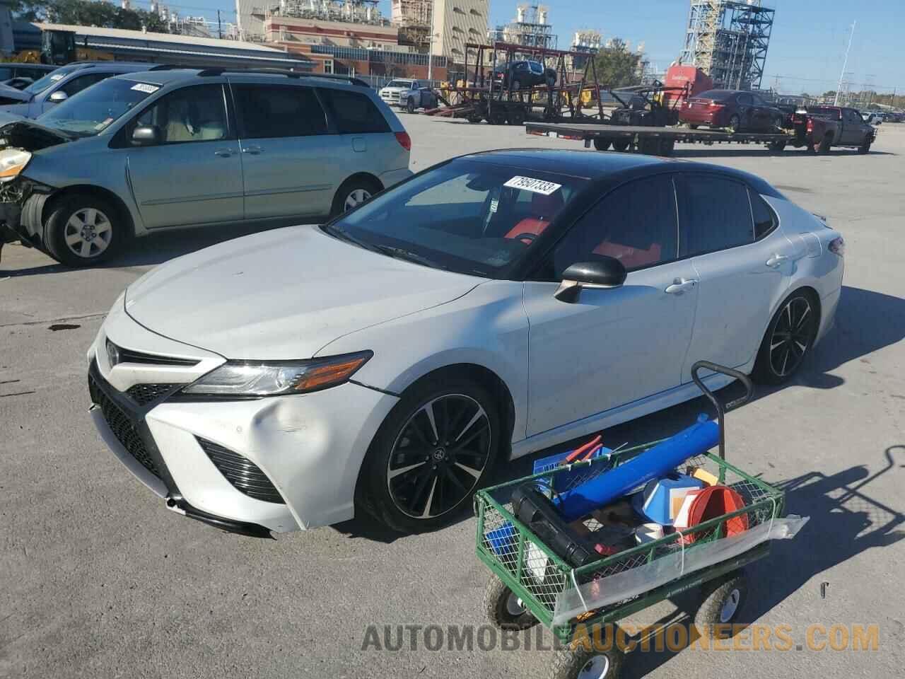 4T1B61HK8JU151077 TOYOTA CAMRY 2018