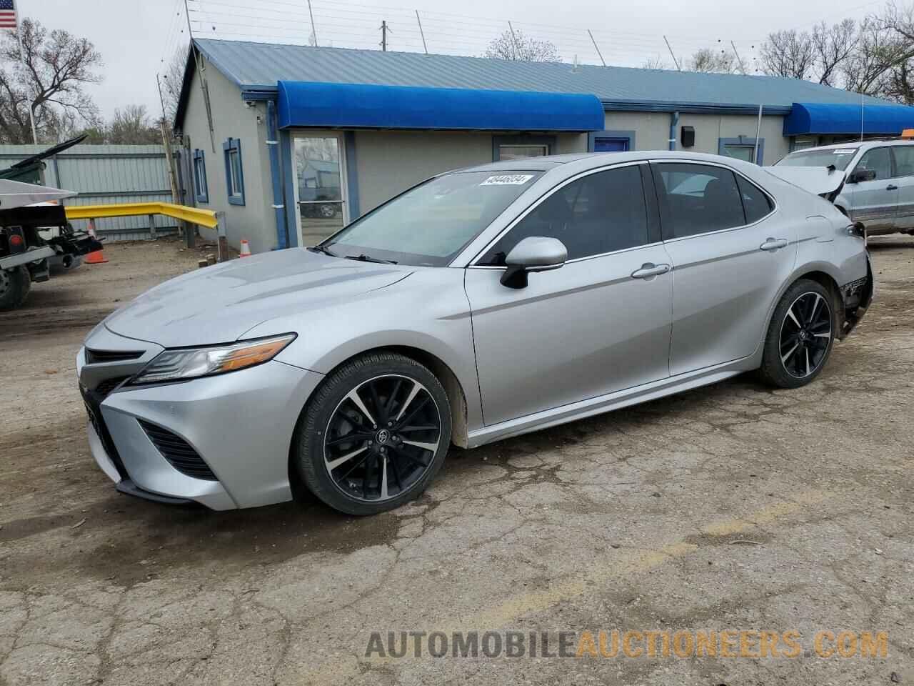 4T1B61HK8JU521864 TOYOTA CAMRY 2018