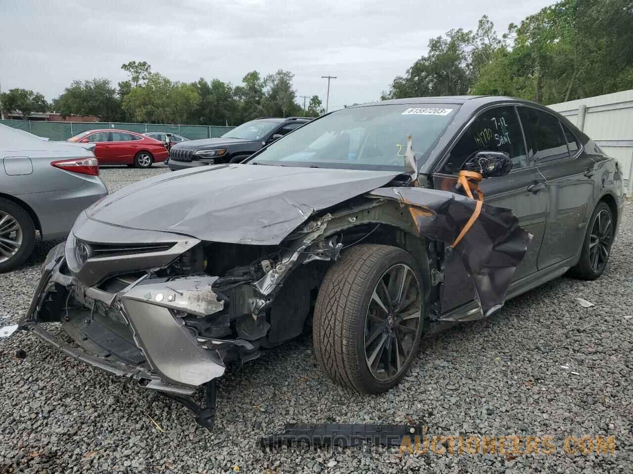 4T1B61HK8JU599724 TOYOTA CAMRY 2018