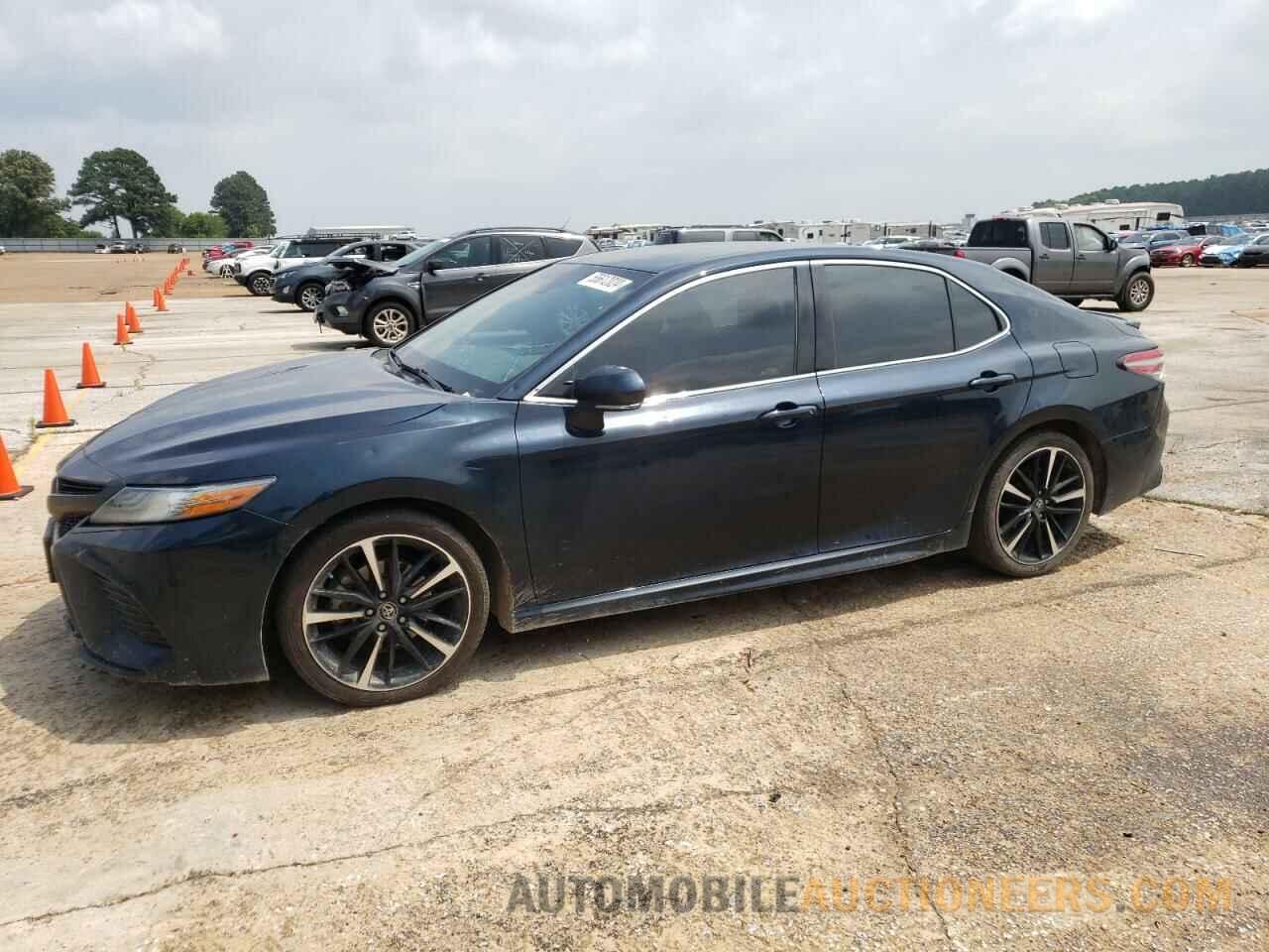 4T1B61HK8JU633533 TOYOTA CAMRY 2018