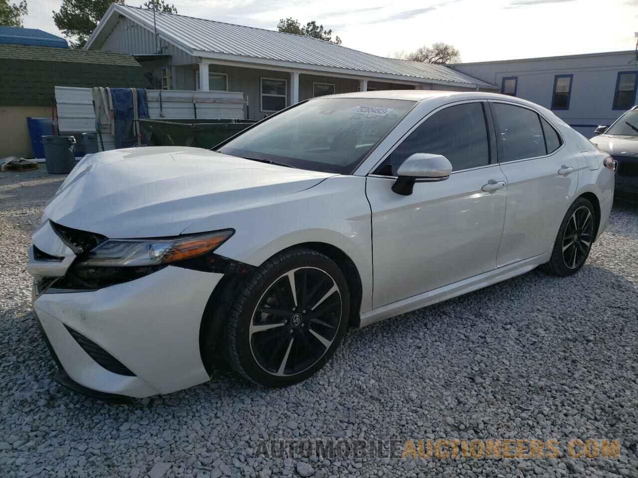 4T1B61HK8JU649330 TOYOTA CAMRY 2018