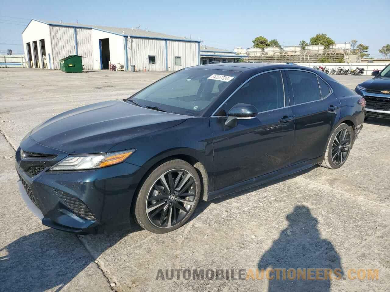 4T1B61HK8JU670310 TOYOTA CAMRY 2018