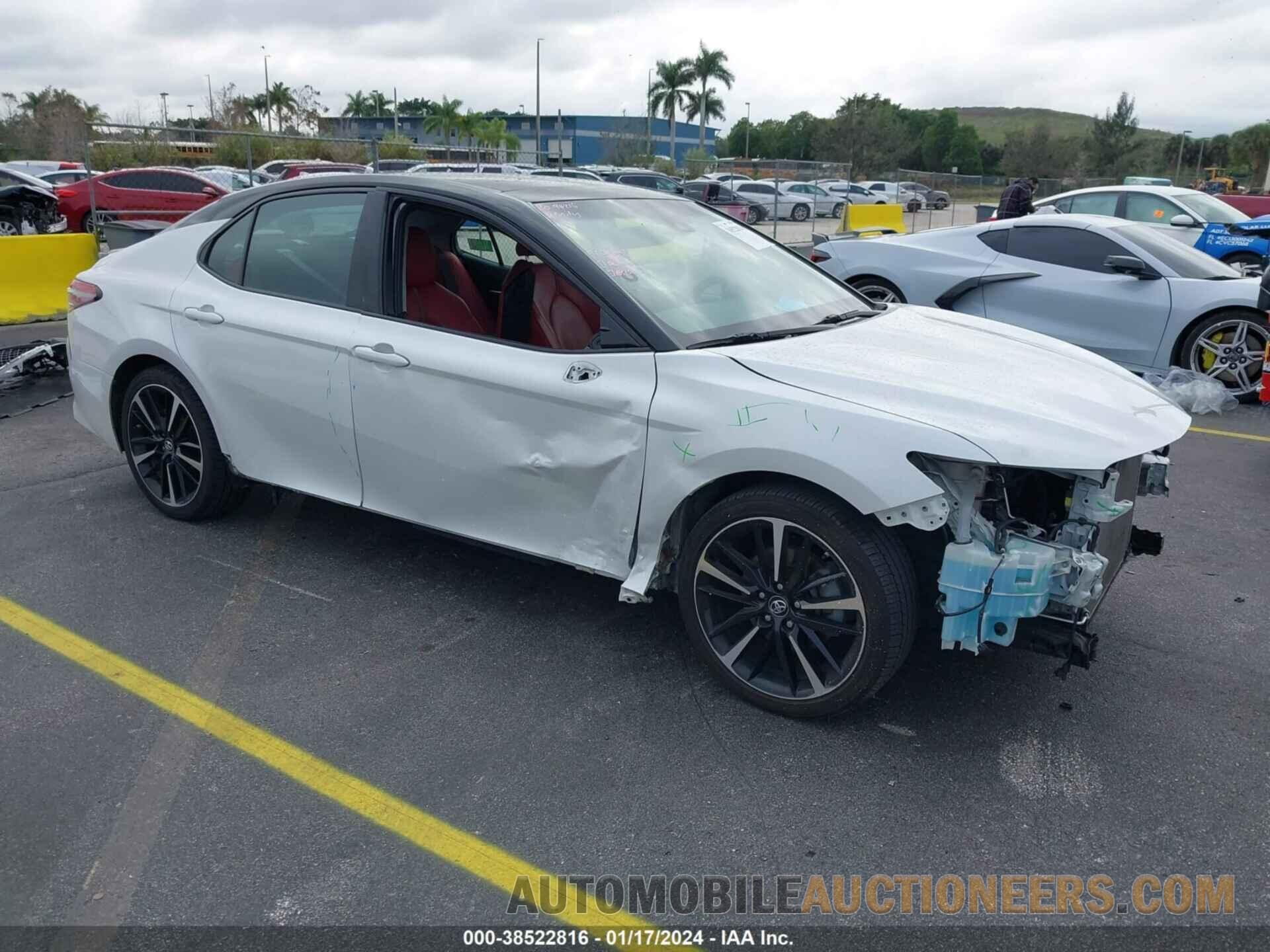 4T1B61HK9JU065700 TOYOTA CAMRY 2018