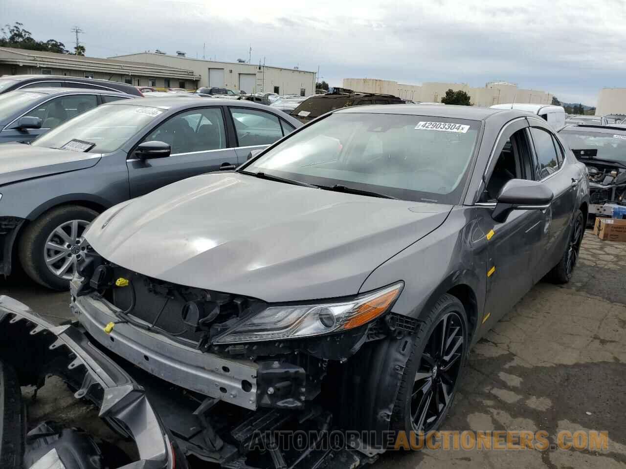 4T1B61HK9JU509111 TOYOTA CAMRY 2018