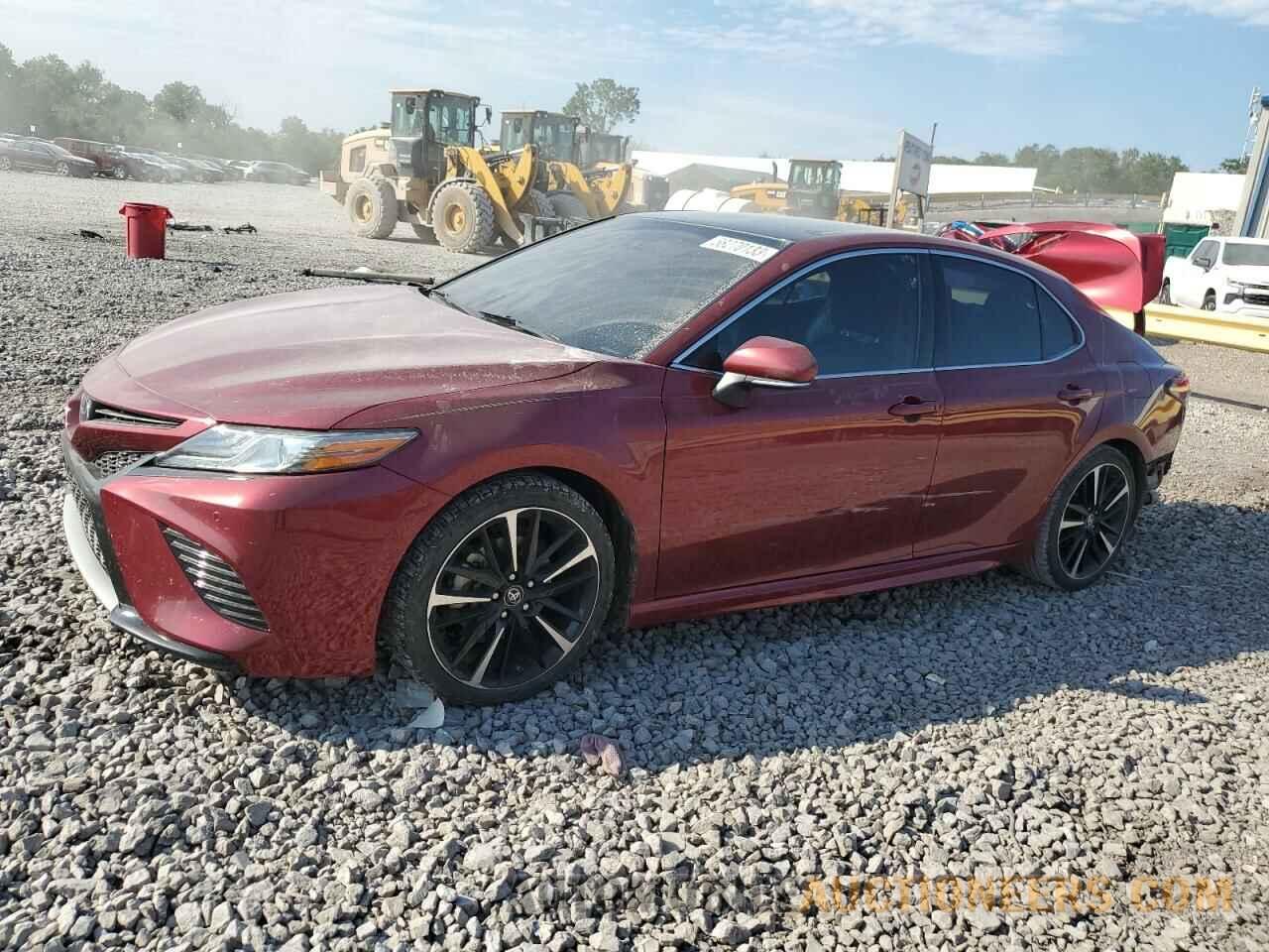 4T1B61HK9JU586237 TOYOTA CAMRY 2018