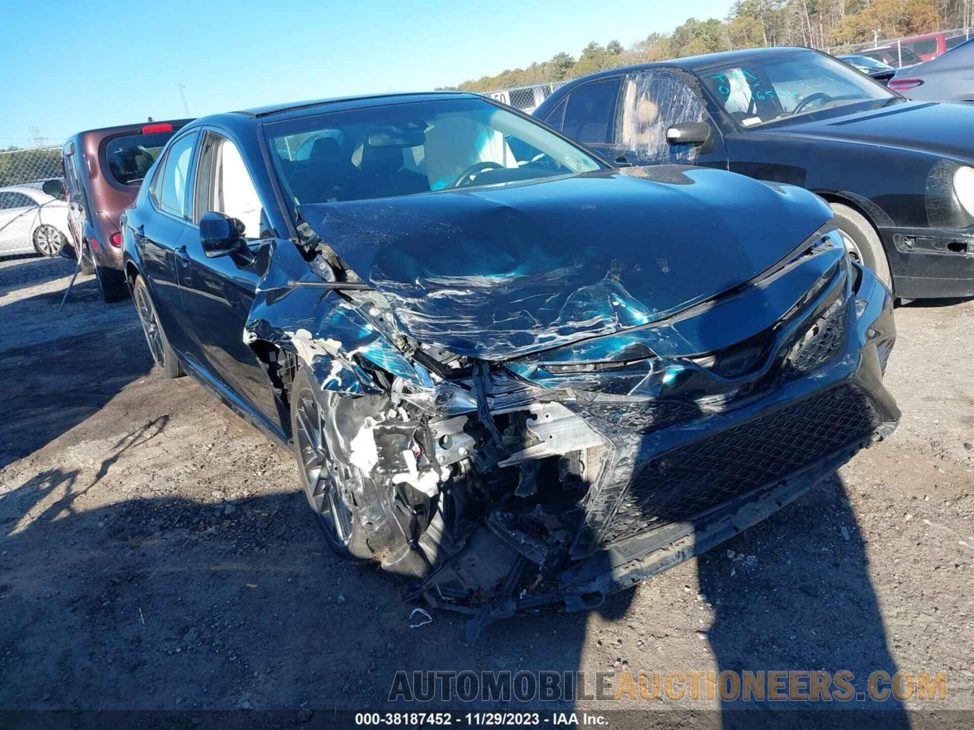 4T1B61HK9JU596279 TOYOTA CAMRY 2018