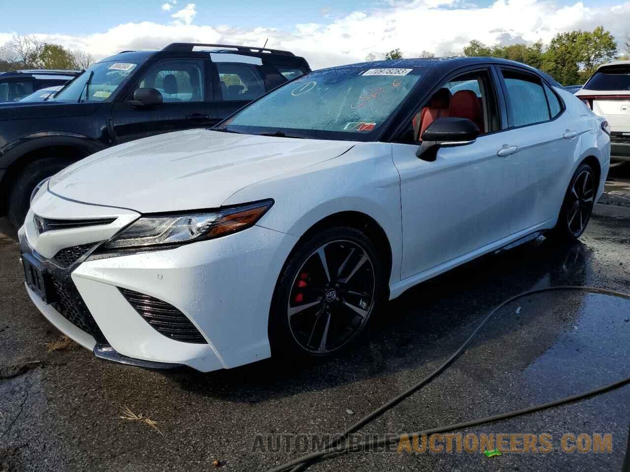 4T1B61HKXJU115892 TOYOTA CAMRY 2018