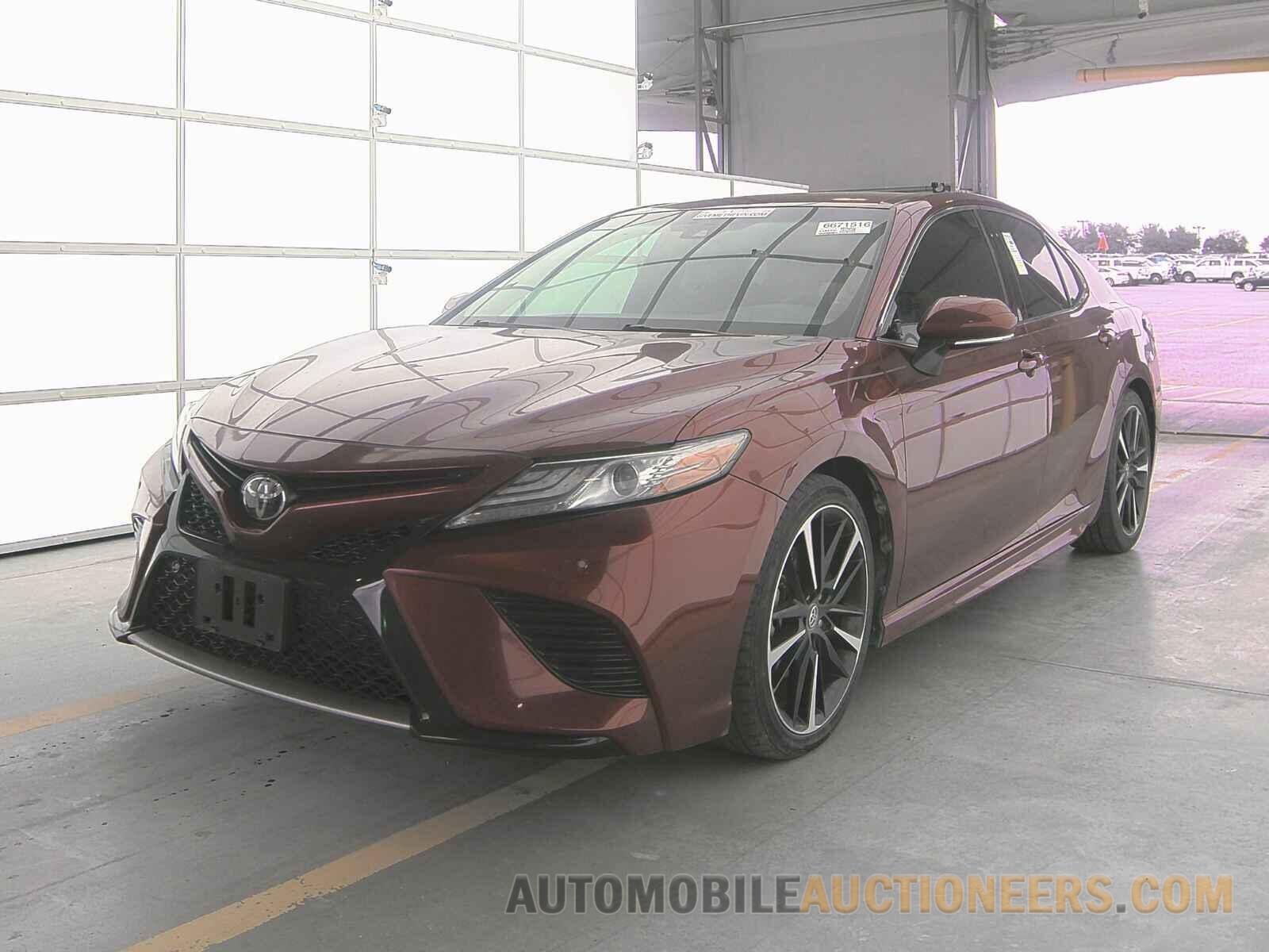 4T1B61HKXJU642878 Toyota Camry 2018