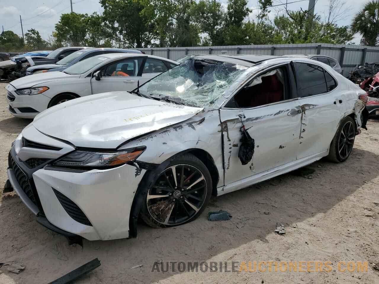 4T1B61HKXJU664010 TOYOTA CAMRY 2018