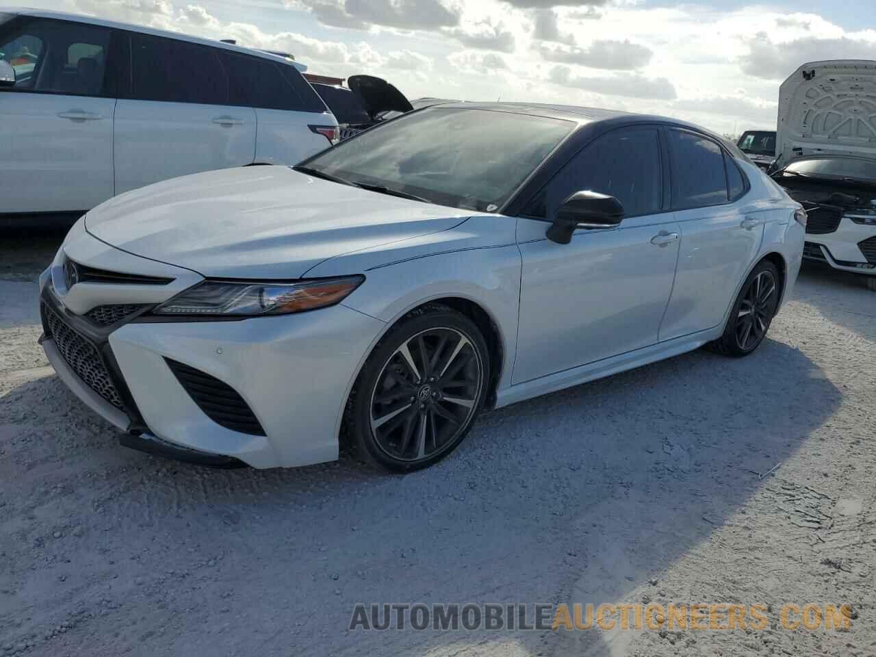 4T1B61HKXKU268435 TOYOTA CAMRY 2019