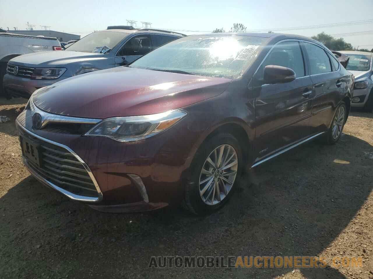 4T1BD1EB0JU062372 TOYOTA AVALON 2018