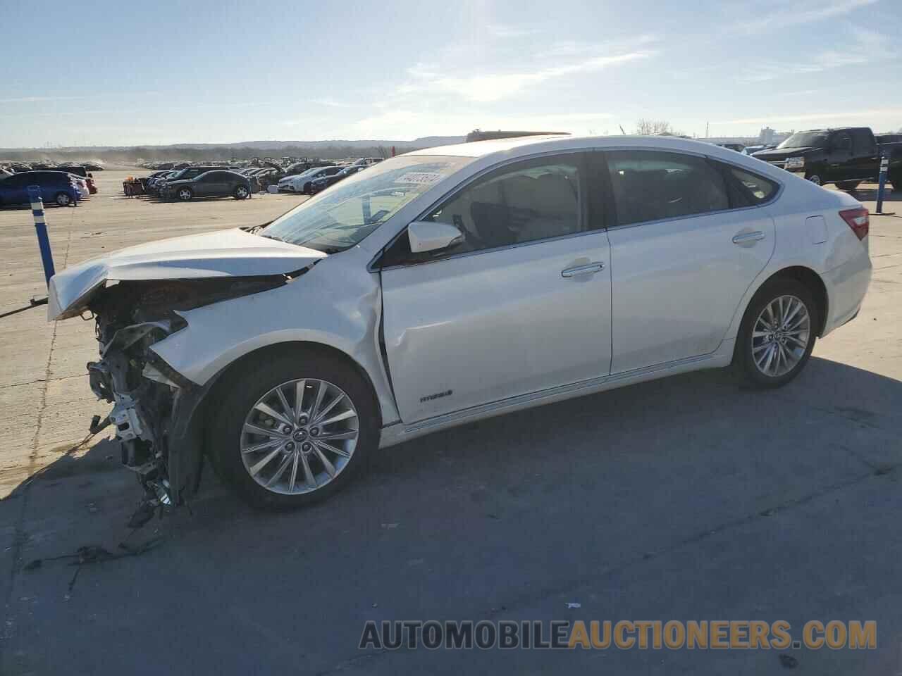 4T1BD1EB5JU063050 TOYOTA AVALON 2018