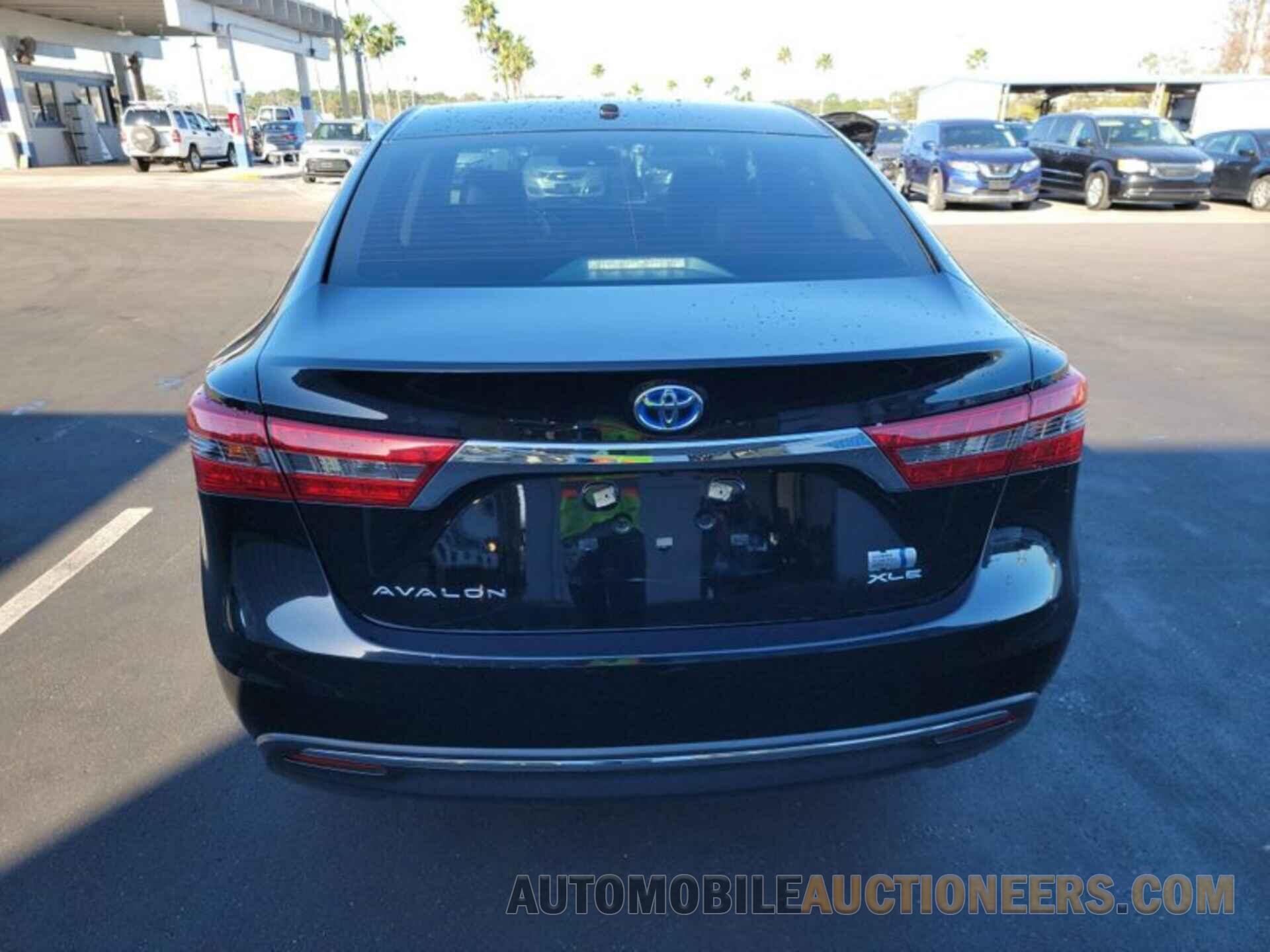 4T1BD1EB8JU062636 TOYOTA AVALON HYBRID 2018