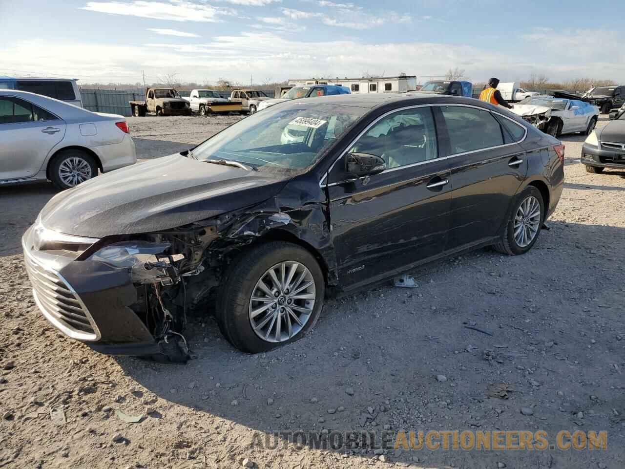 4T1BD1EB9JU062130 TOYOTA AVALON 2018