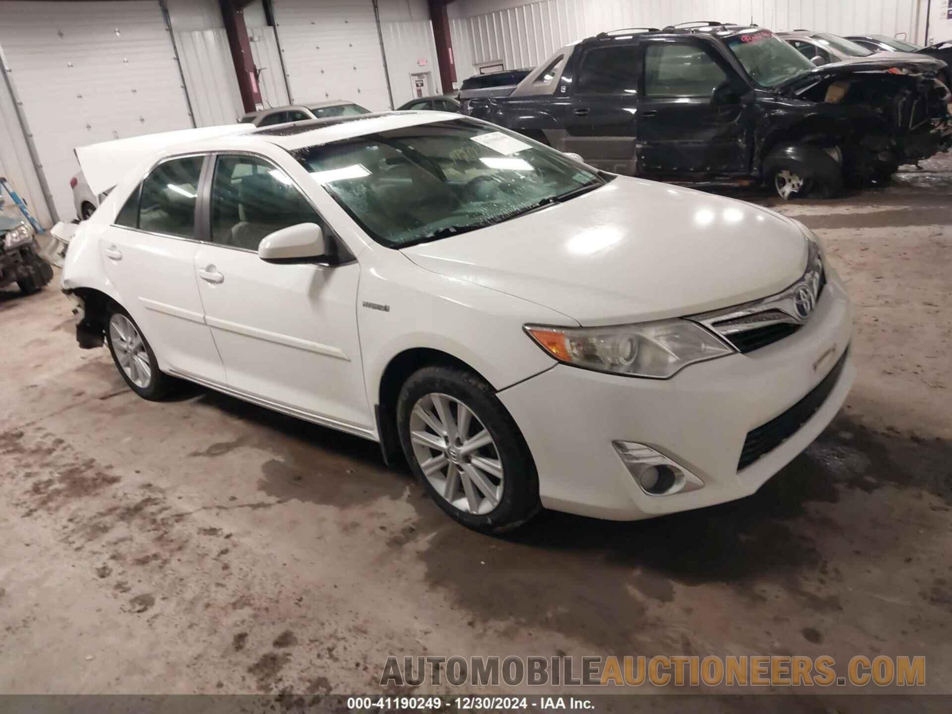 4T1BD1FK4DU084748 TOYOTA CAMRY HYBRID 2013