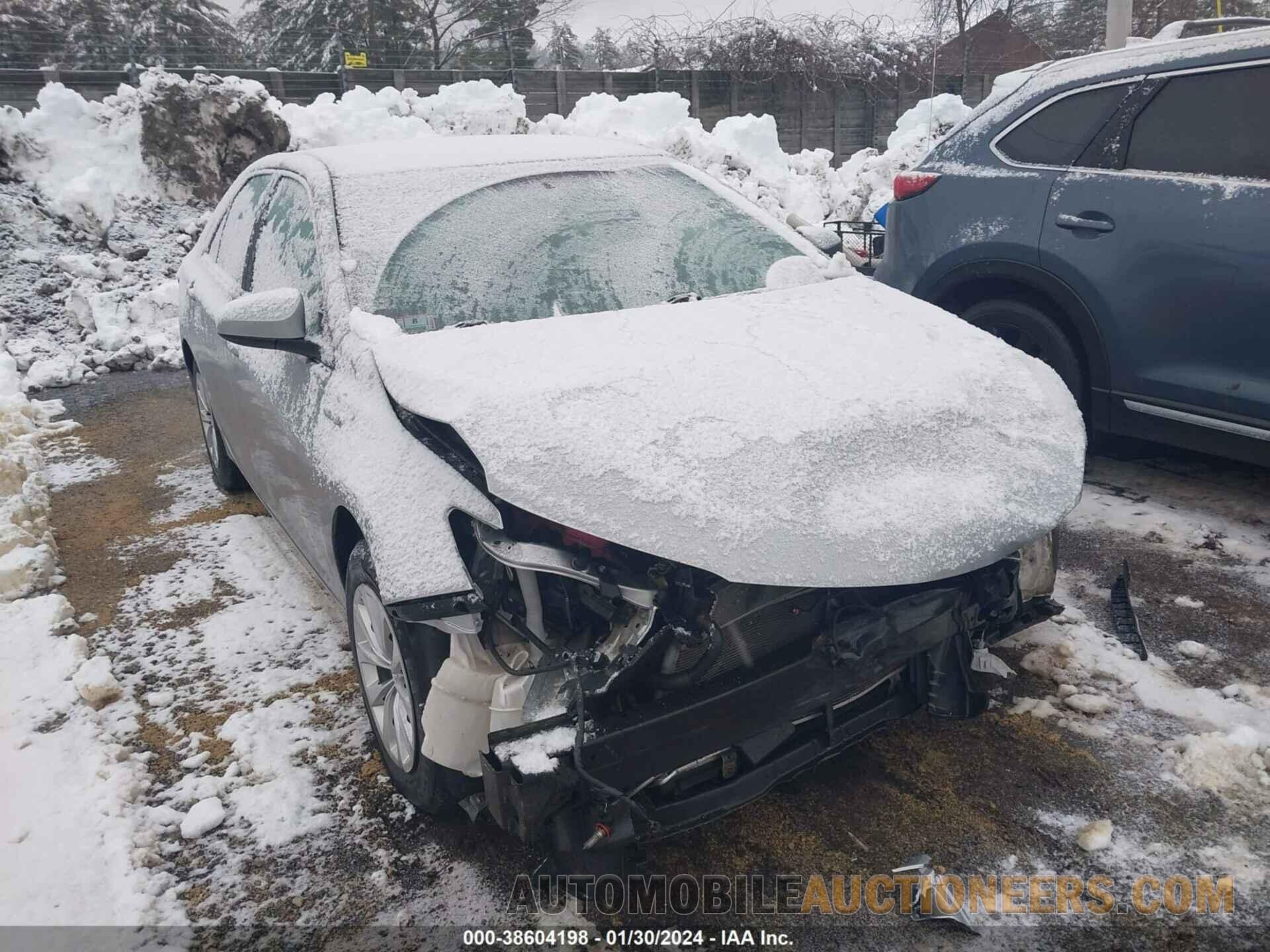 4T1BD1FKXFU173419 TOYOTA CAMRY HYBRID 2015