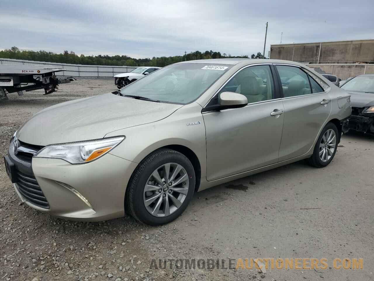 4T1BD1FKXHU208205 TOYOTA CAMRY 2017