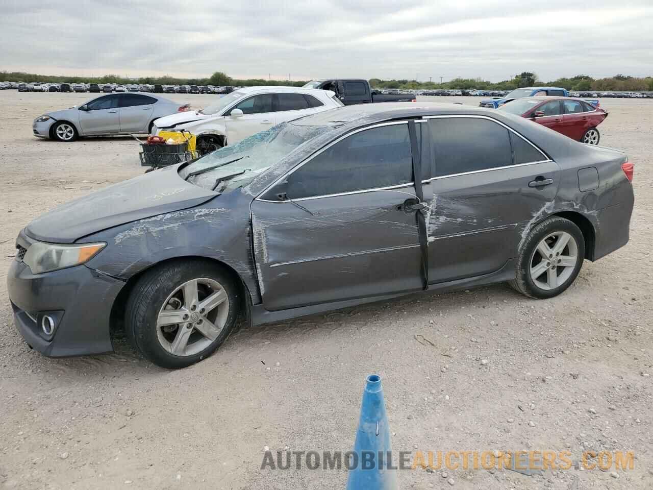 4T1BF1FK0DU214325 TOYOTA CAMRY 2013