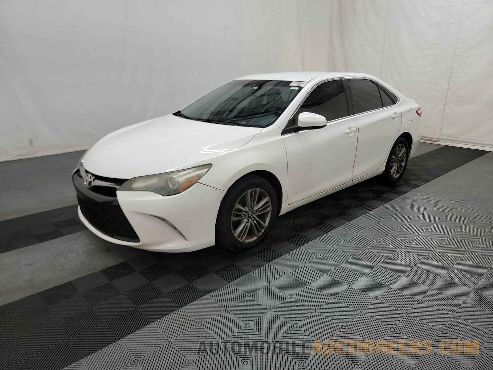 4T1BF1FK0GU189883 Toyota Camry 2016