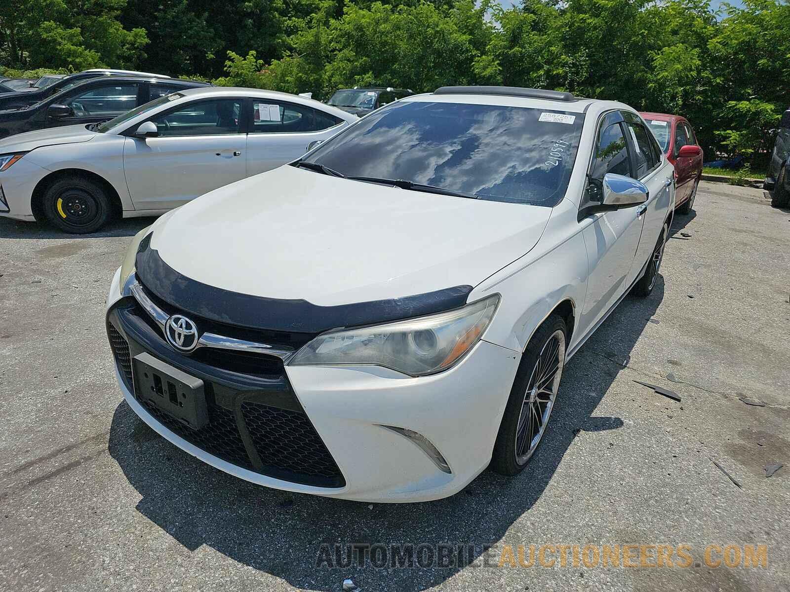 4T1BF1FK0GU210599 Toyota Camry 2016