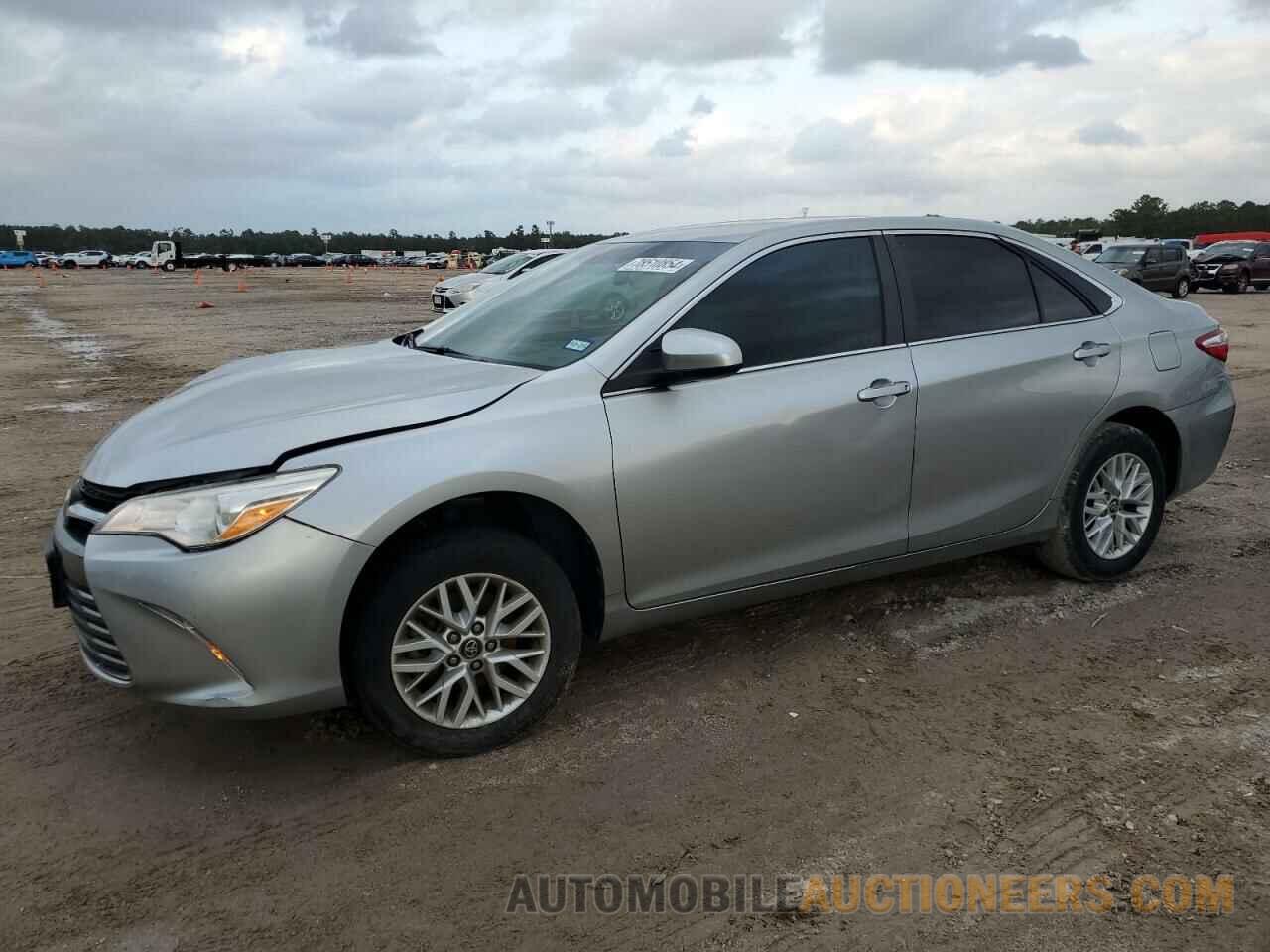 4T1BF1FK0HU686174 TOYOTA CAMRY 2017