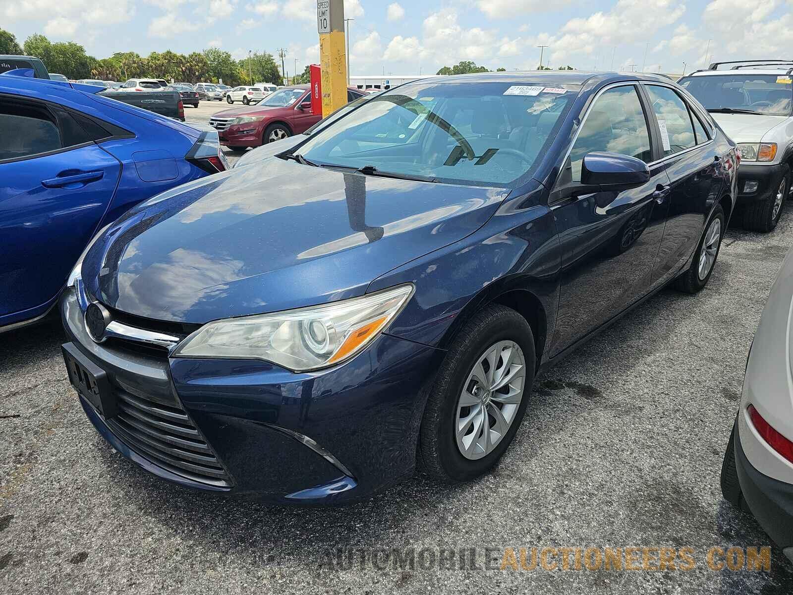 4T1BF1FK0HU744123 Toyota Camry 2017