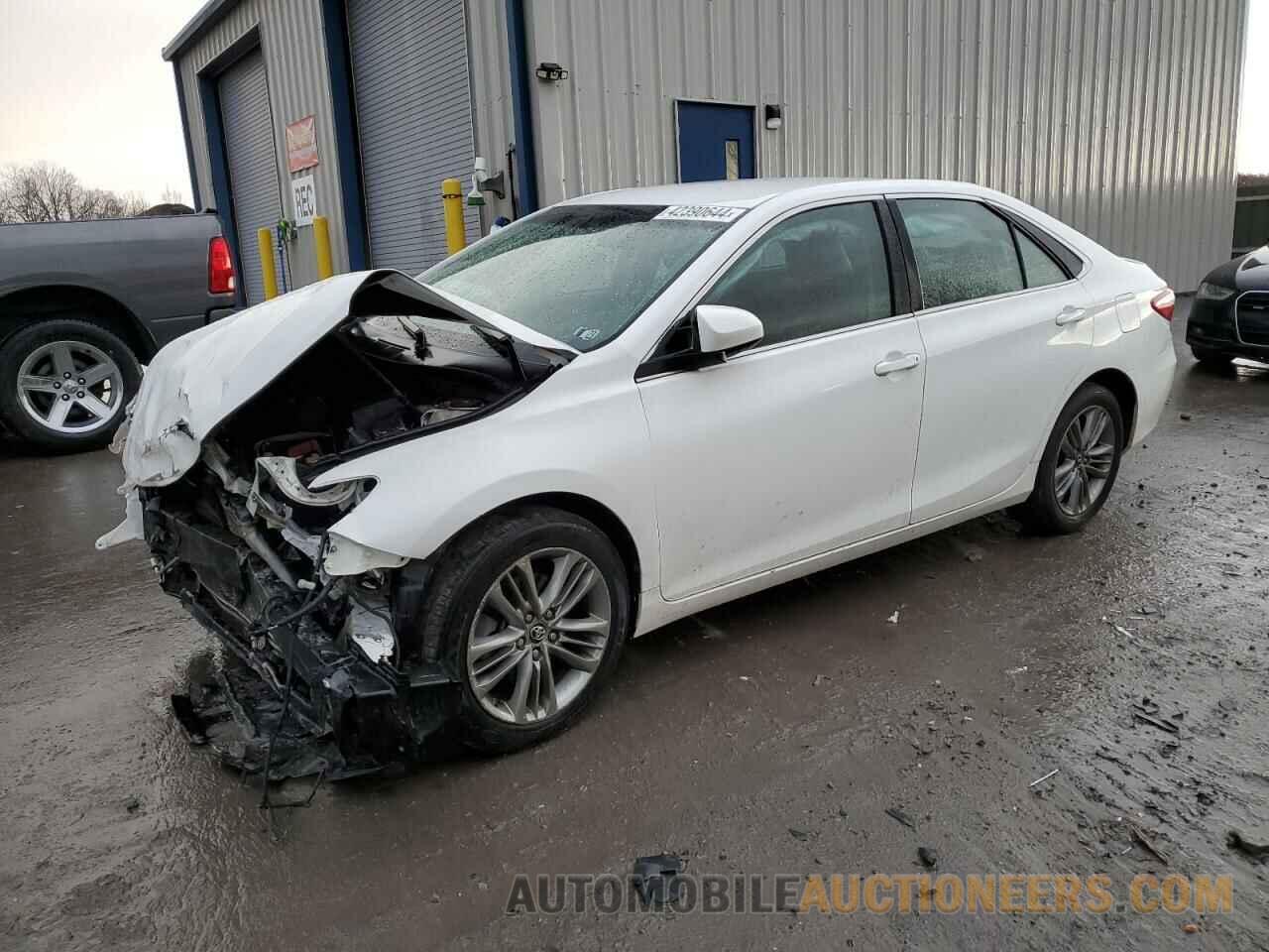 4T1BF1FK0HU781043 TOYOTA CAMRY 2017