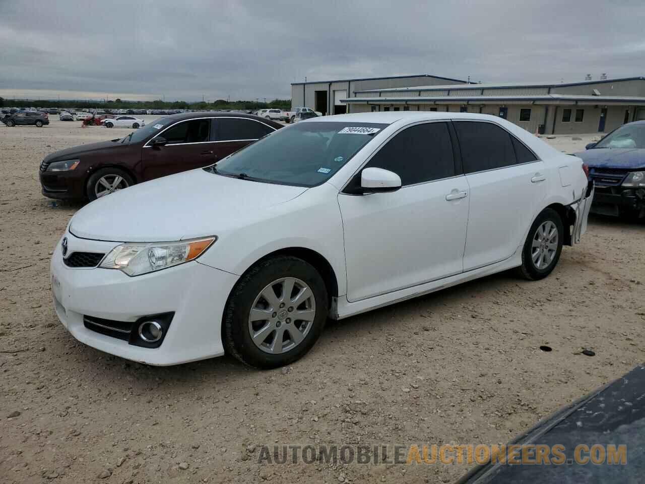 4T1BF1FK1EU412588 TOYOTA CAMRY 2014