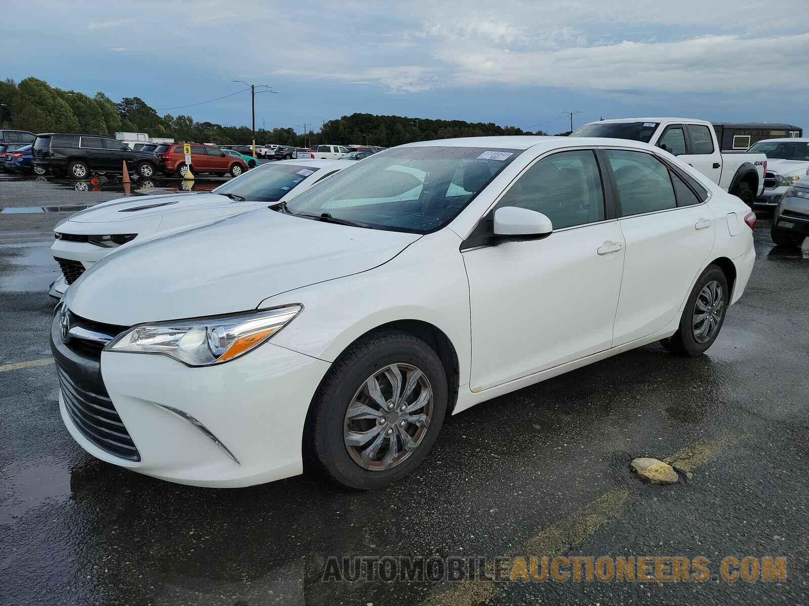 4T1BF1FK1FU039490 Toyota Camry 2015