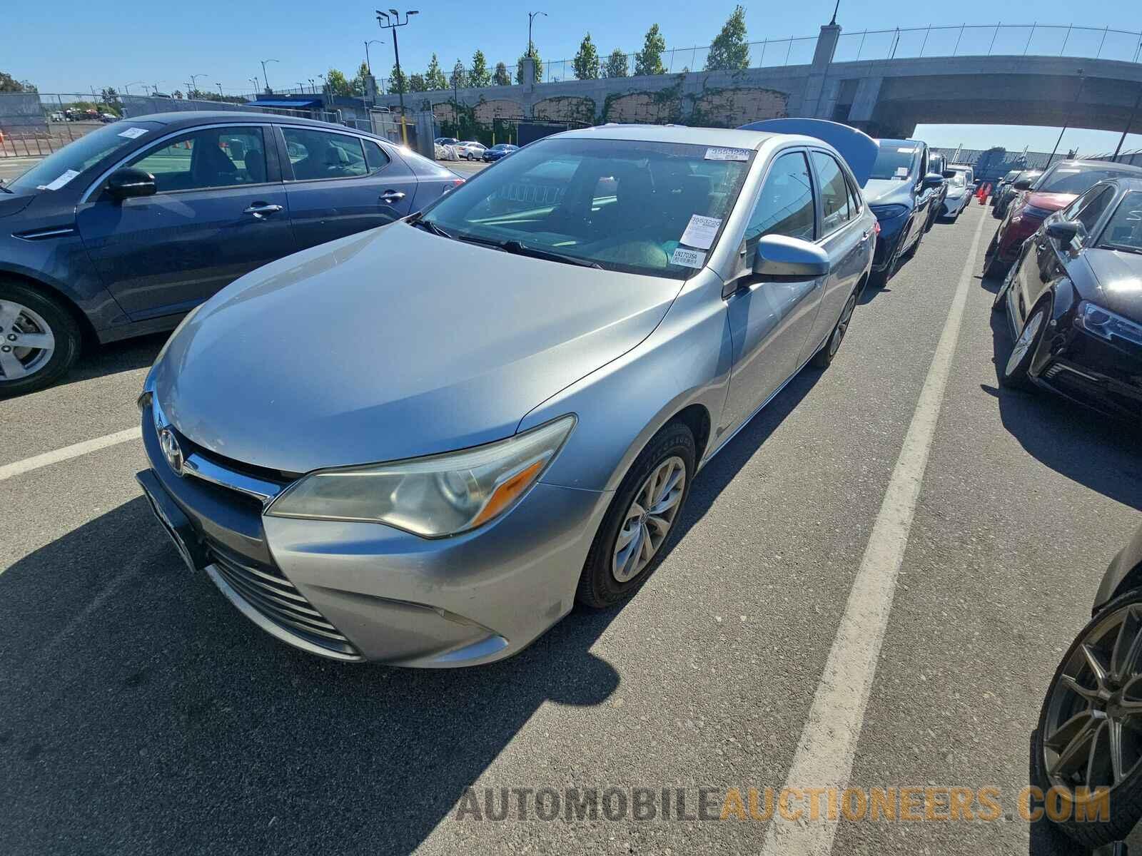 4T1BF1FK1FU072151 Toyota Camry 2015