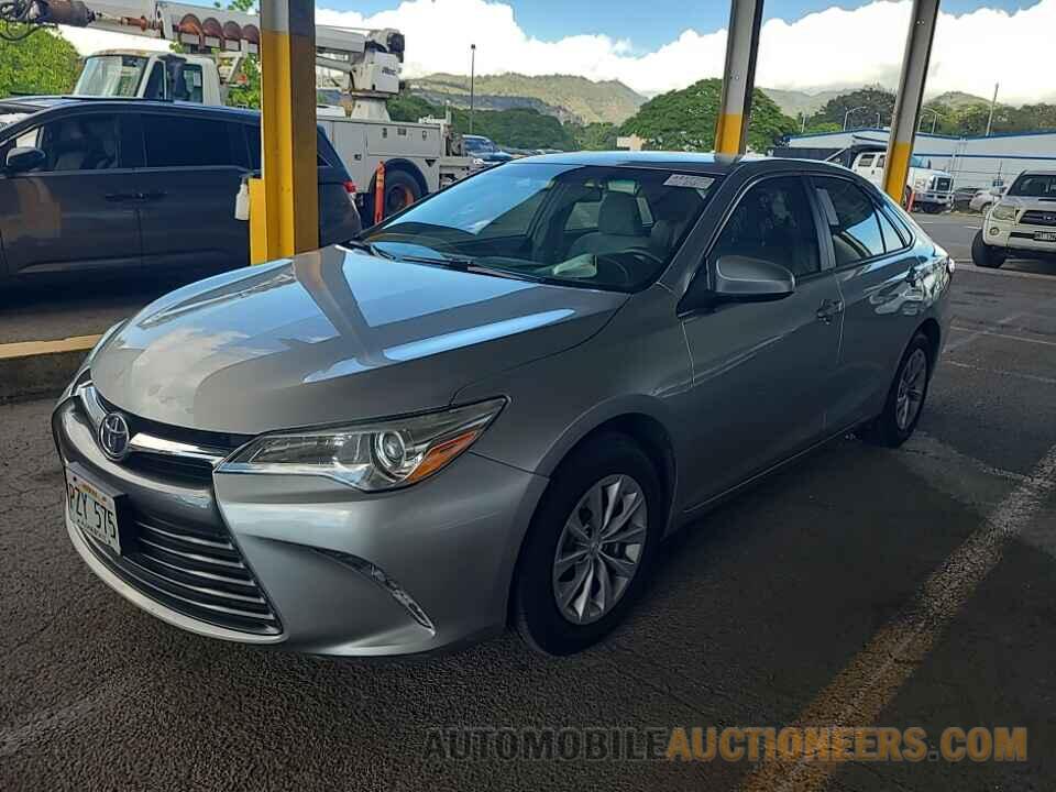 4T1BF1FK1FU489110 Toyota Camry 2015