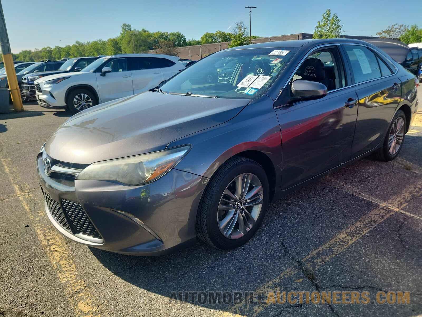 4T1BF1FK1GU131877 Toyota Camry 2016