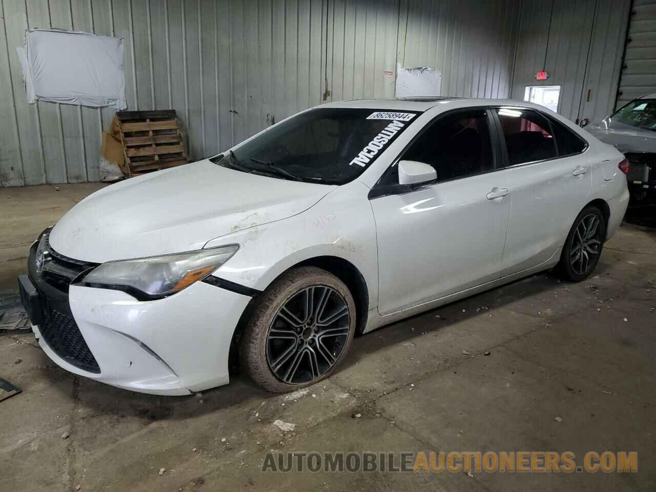 4T1BF1FK1GU143186 TOYOTA CAMRY 2016