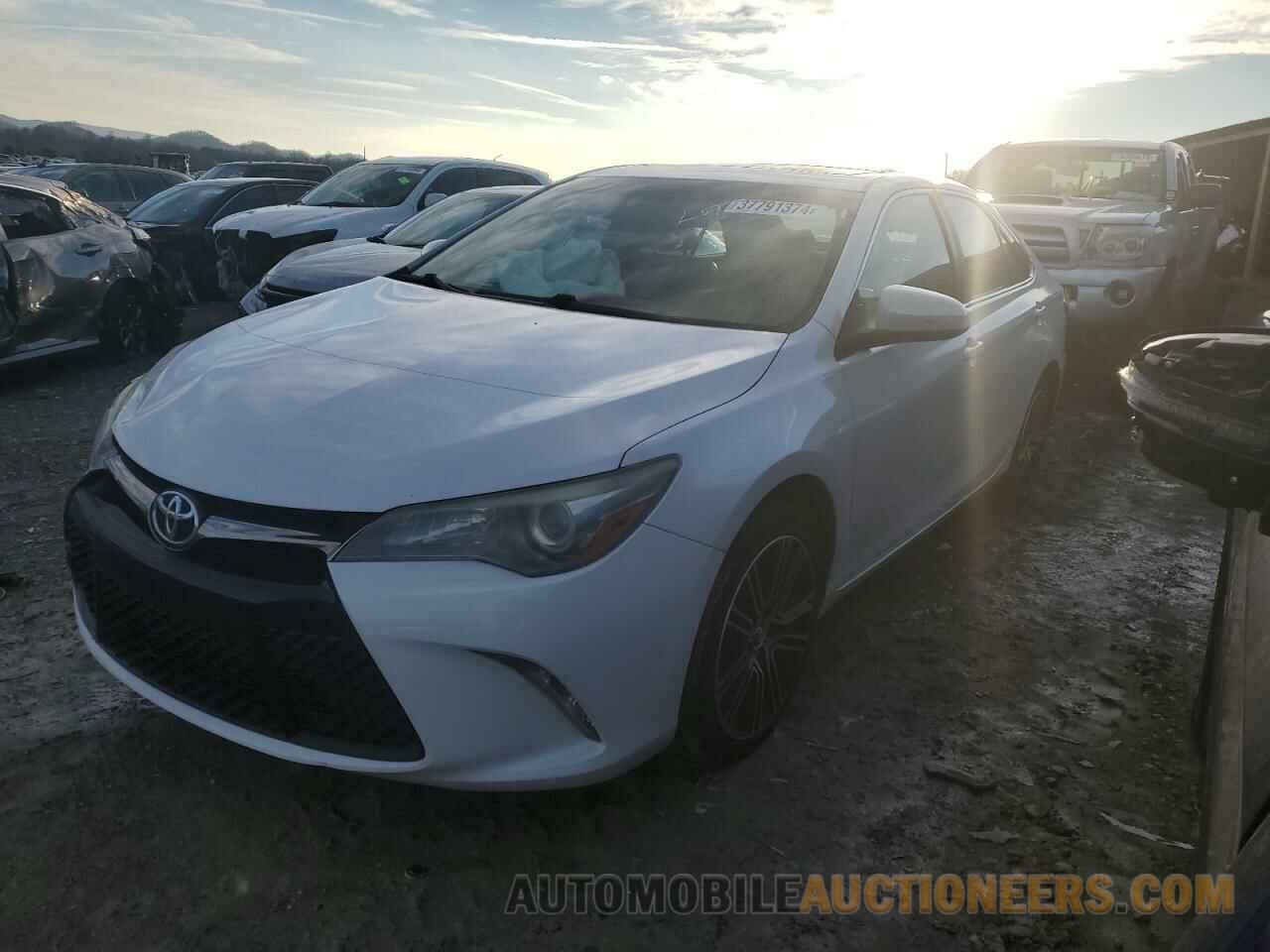 4T1BF1FK1GU157508 TOYOTA CAMRY 2016