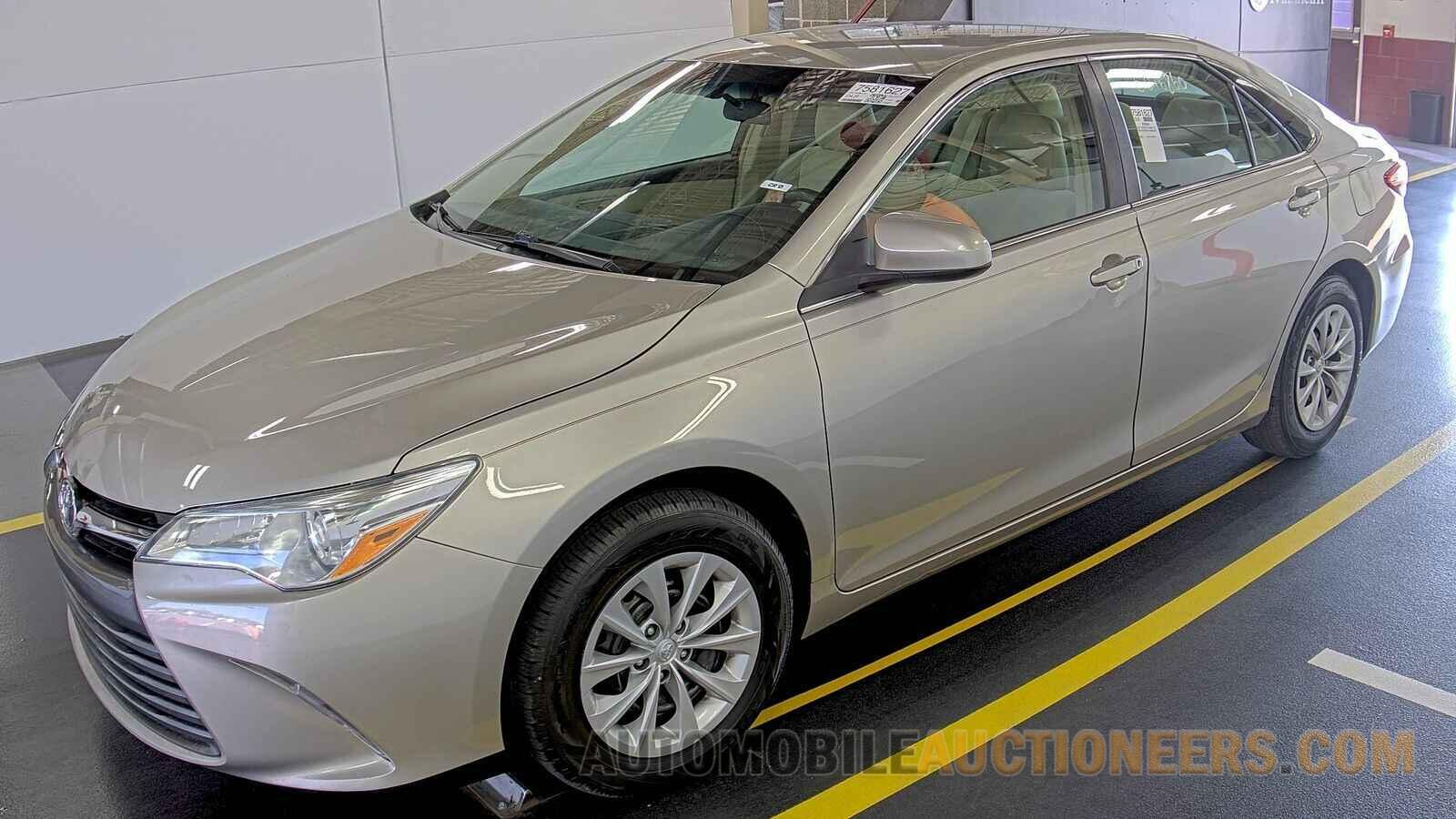 4T1BF1FK1HU681467 Toyota Camry LE 2017