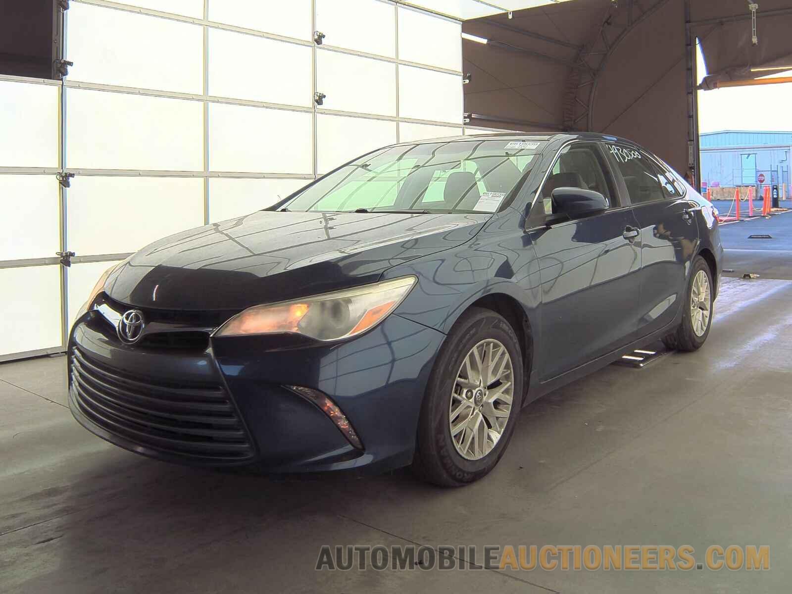 4T1BF1FK1HU683235 Toyota Camry 2017