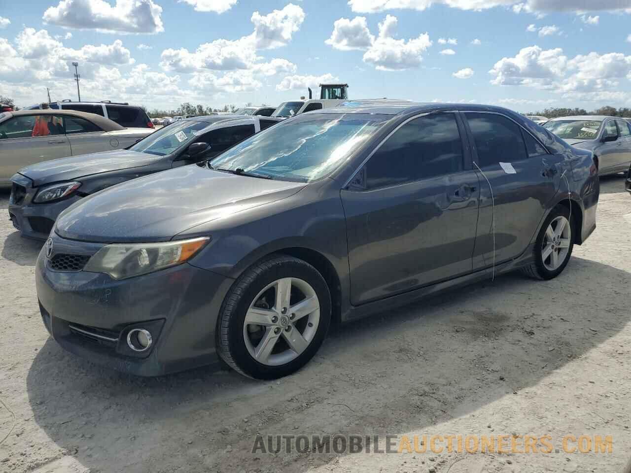 4T1BF1FK2DU282111 TOYOTA CAMRY 2013