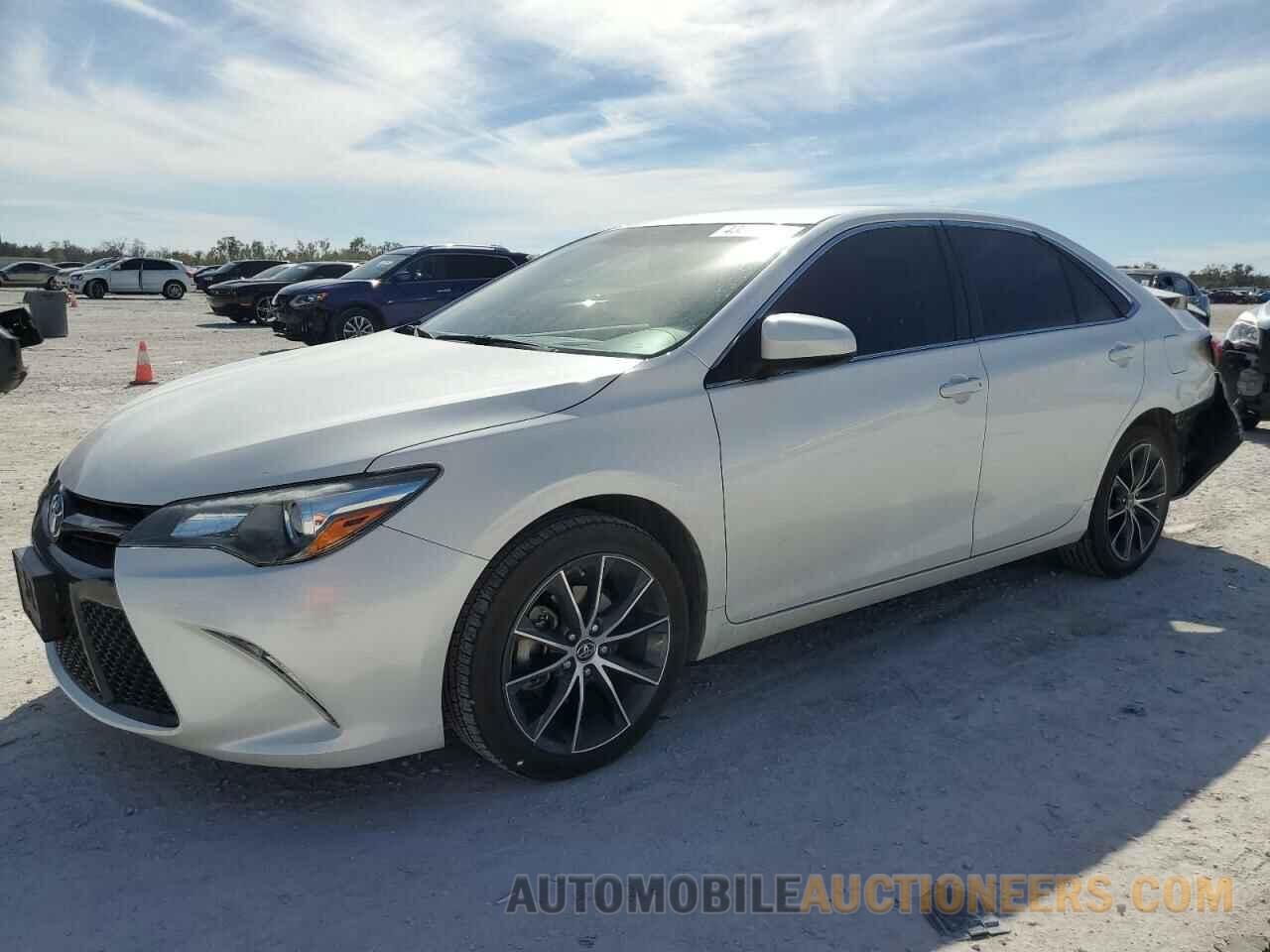 4T1BF1FK2FU090643 TOYOTA CAMRY 2015