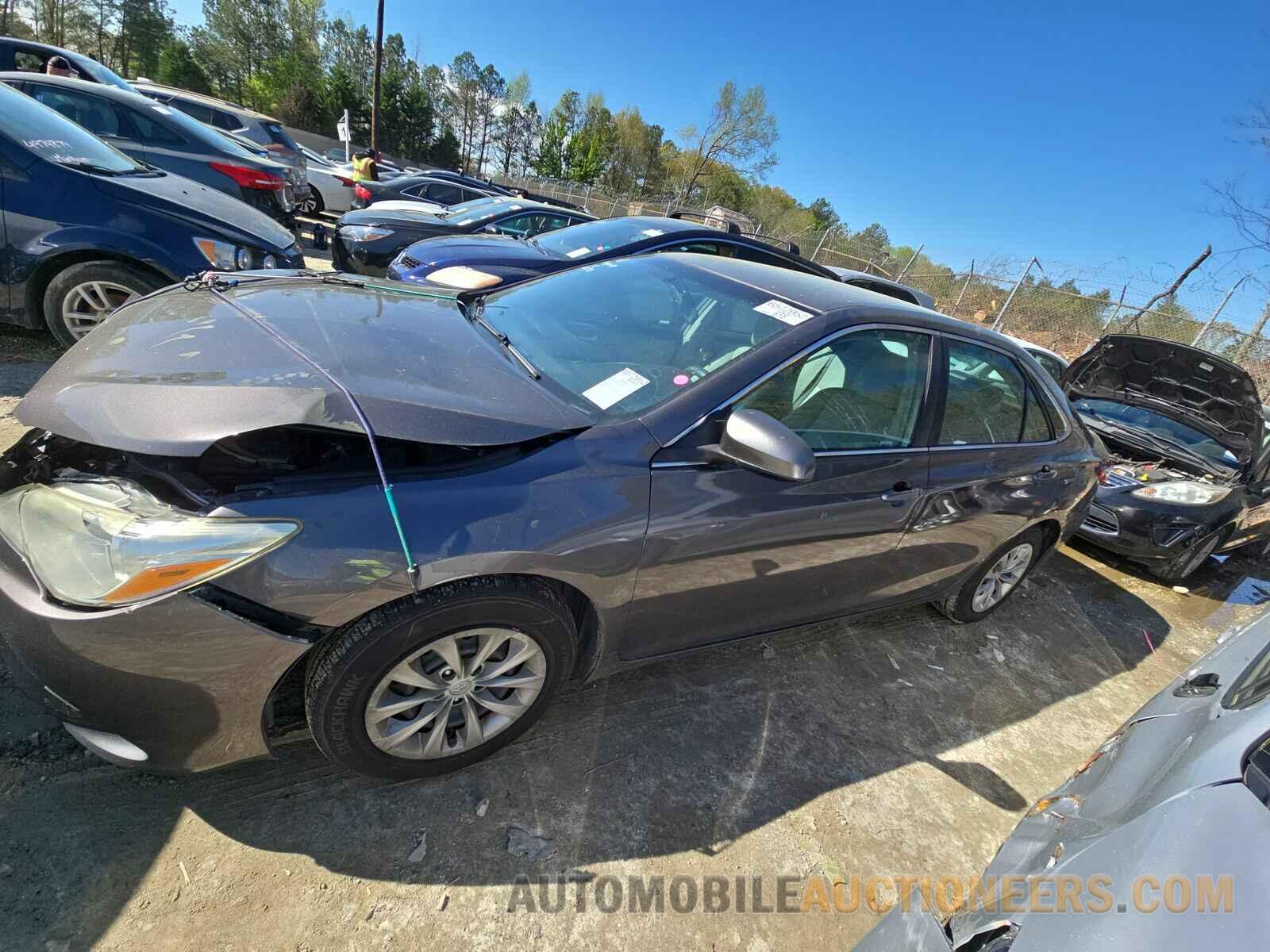 4T1BF1FK2FU112754 Toyota Camry 2015