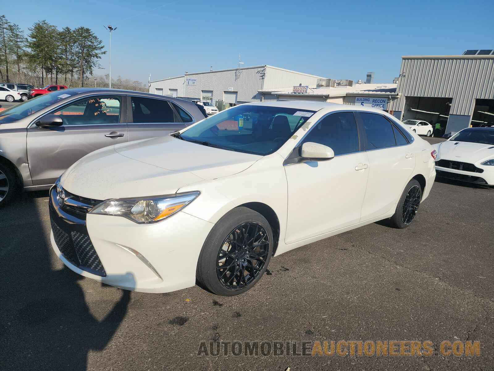 4T1BF1FK2FU903723 Toyota Camry 2015