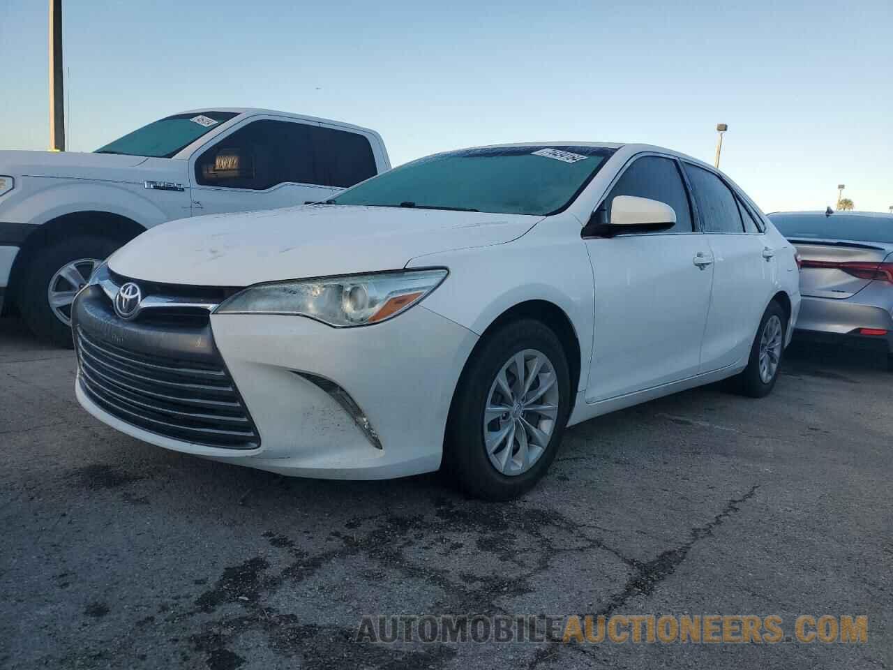 4T1BF1FK2GU144881 TOYOTA CAMRY 2016