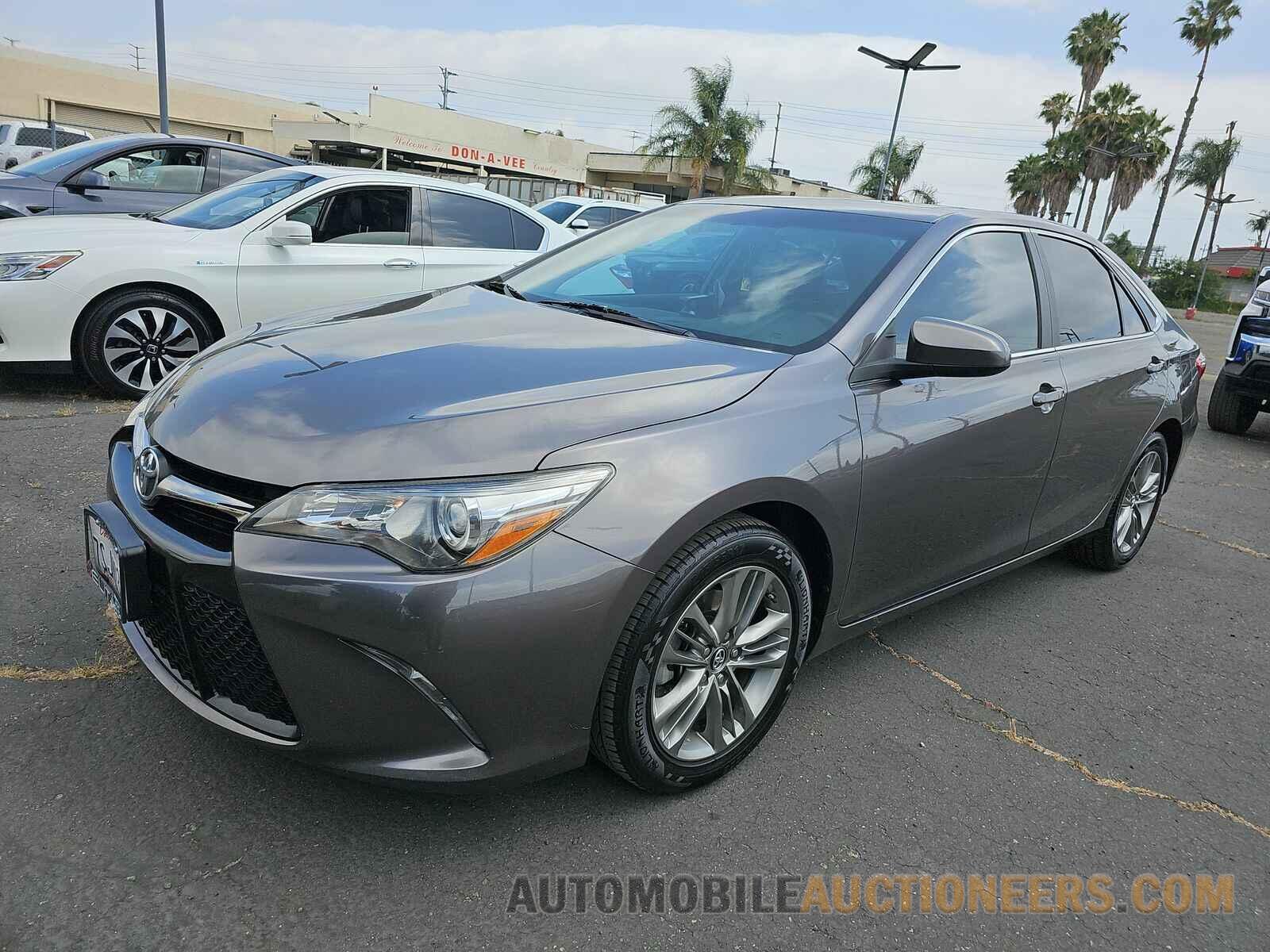 4T1BF1FK2GU213942 Toyota Camry 2016