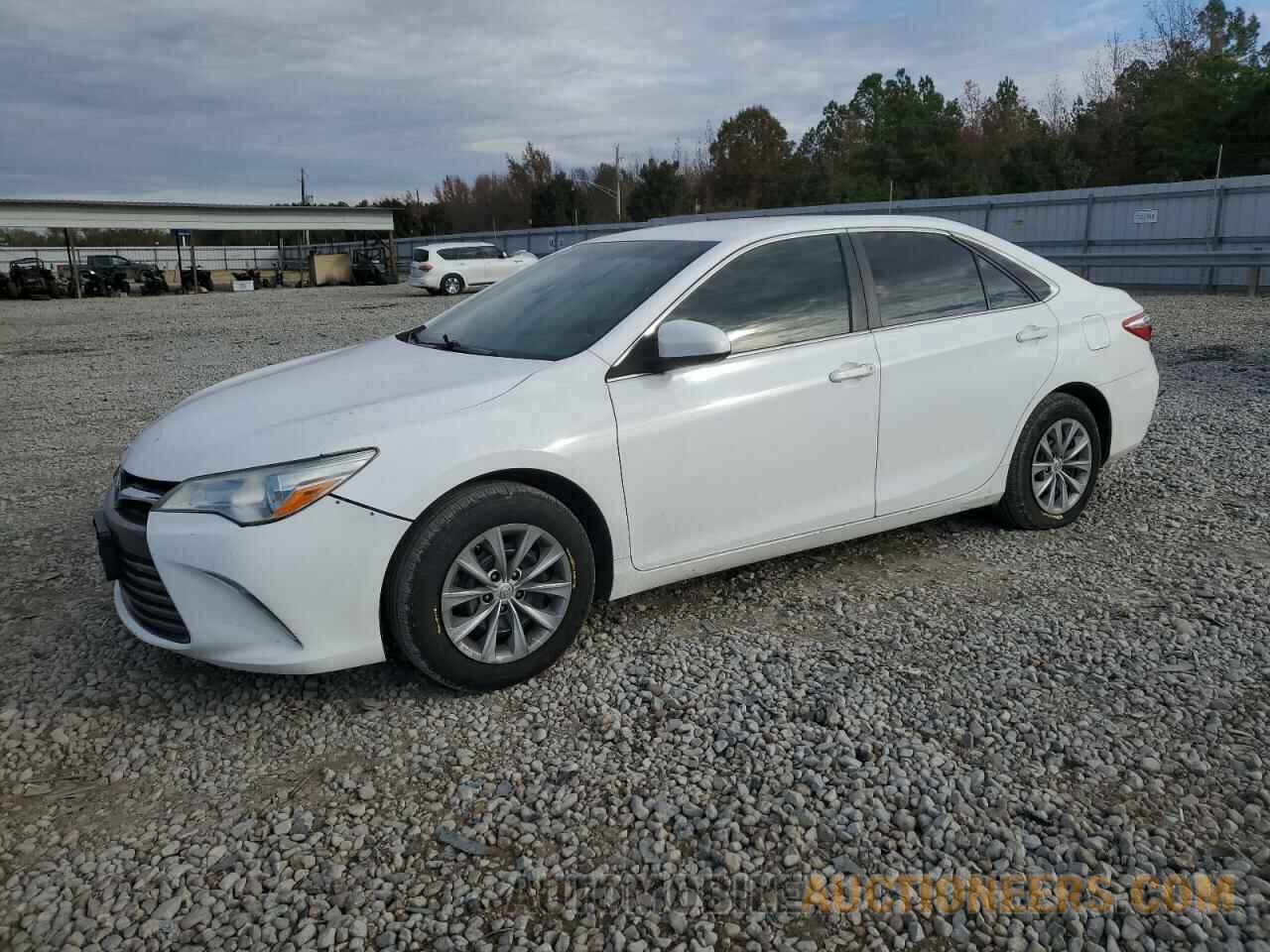 4T1BF1FK2GU241949 TOYOTA CAMRY 2016