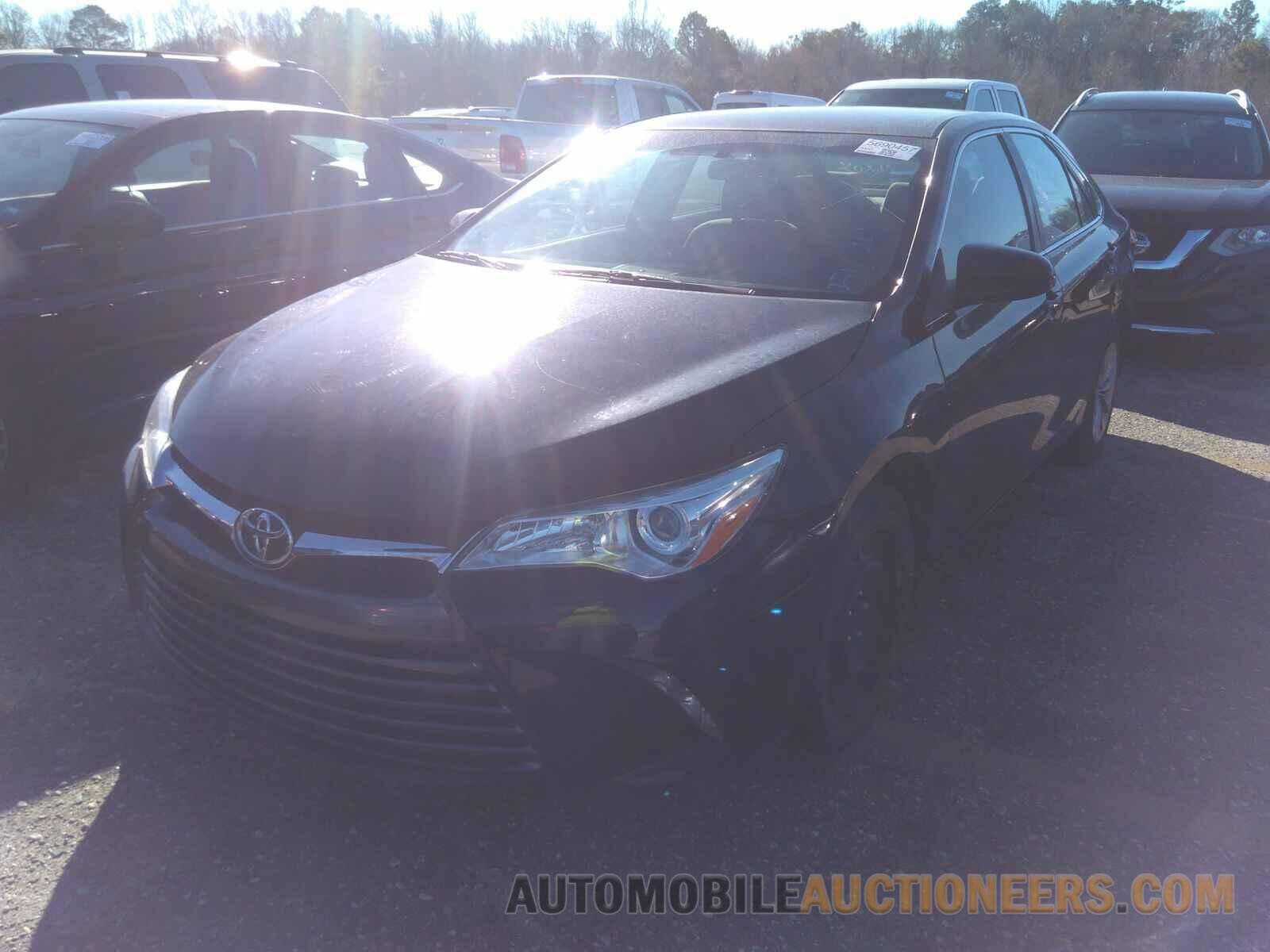 4T1BF1FK2GU511942 Toyota Camry 2016