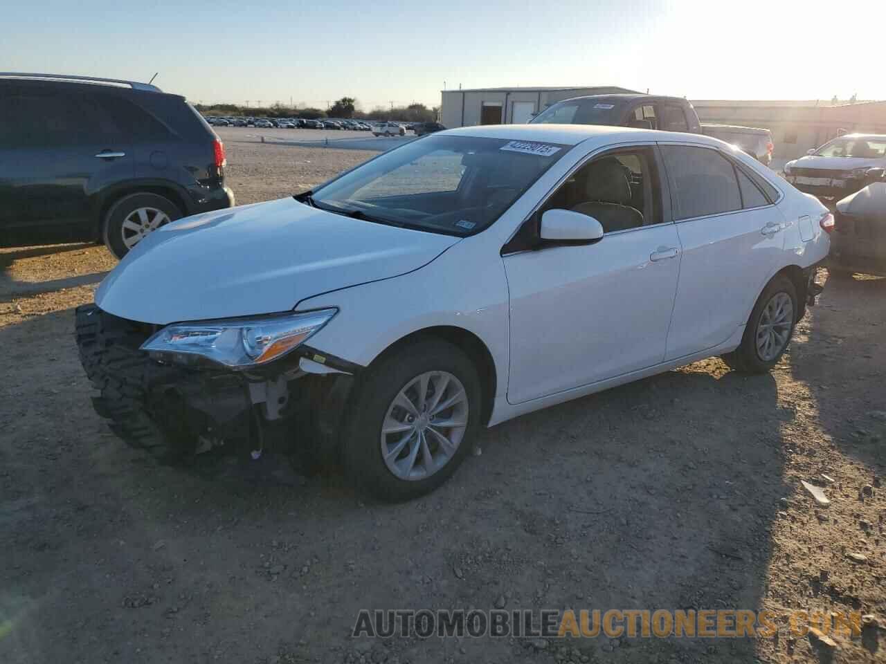 4T1BF1FK2HU402401 TOYOTA CAMRY 2017