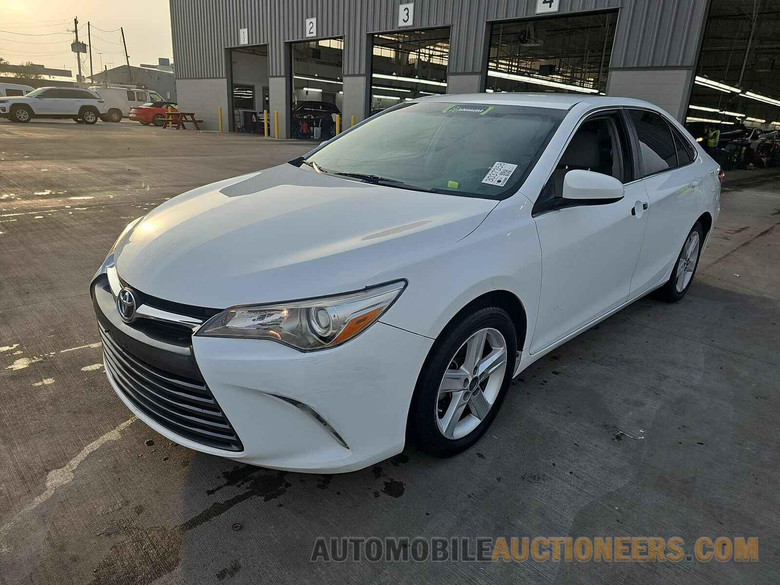 4T1BF1FK2HU627997 Toyota Camry 2017