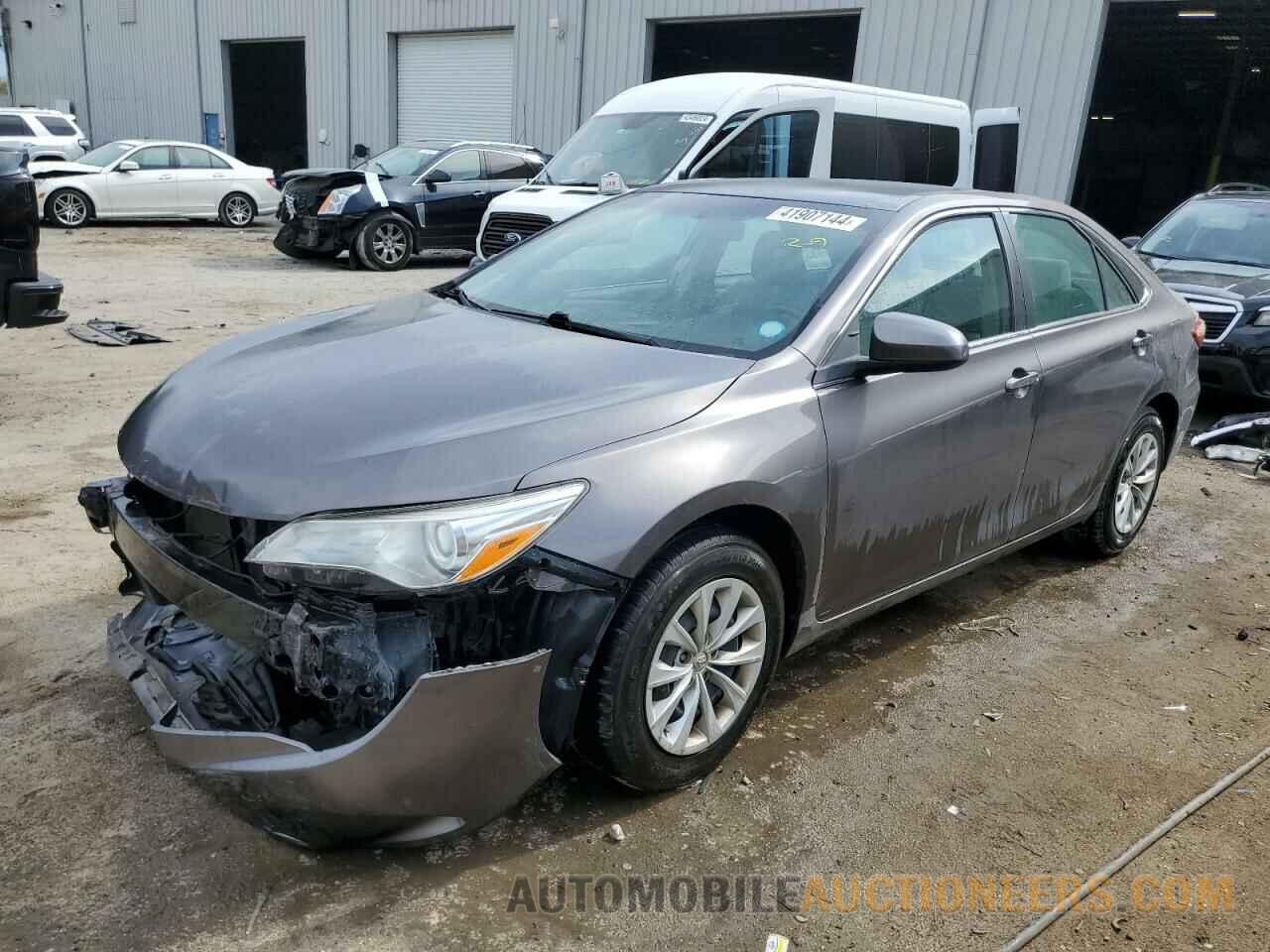 4T1BF1FK2HU775647 TOYOTA CAMRY 2017