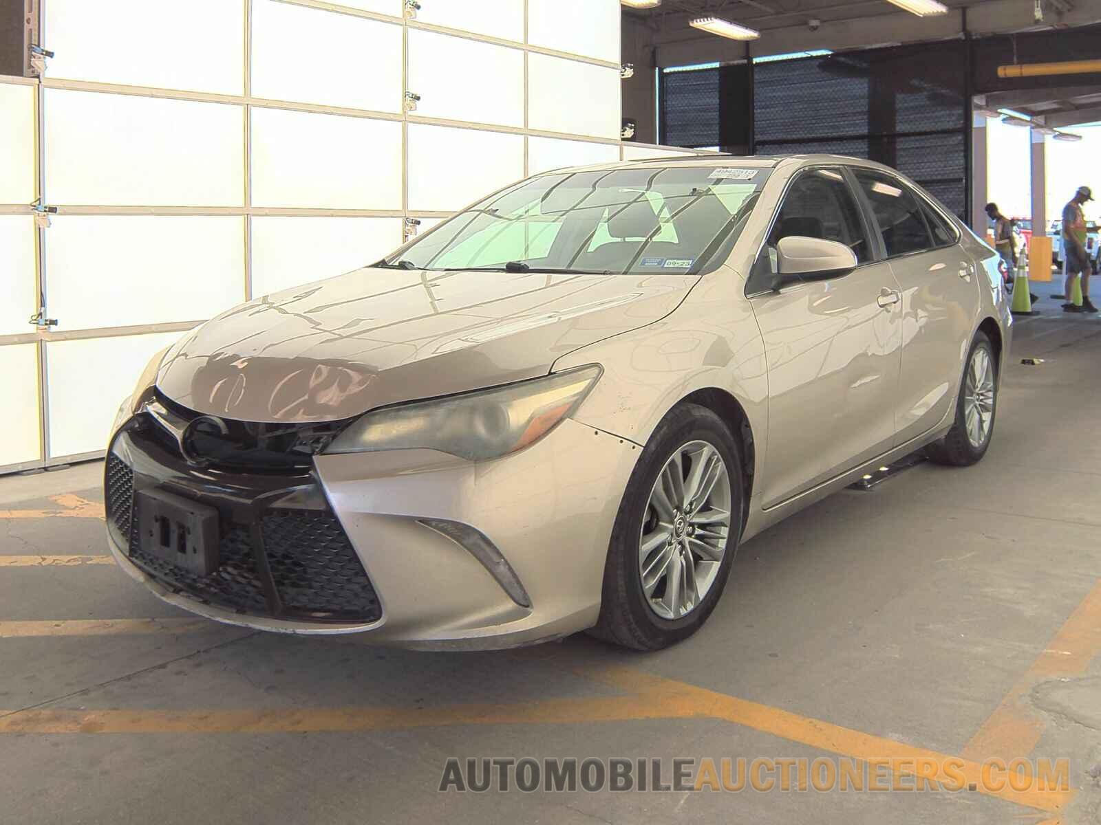 4T1BF1FK3FU052810 Toyota Camry 2015