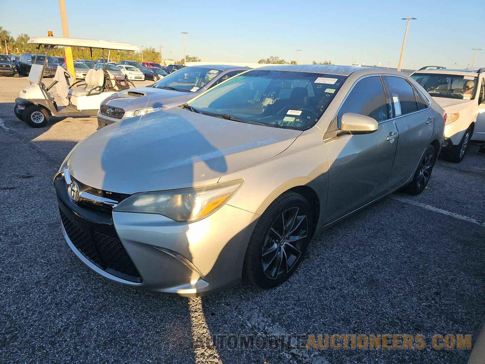 4T1BF1FK3FU902046 Toyota Camry 2015